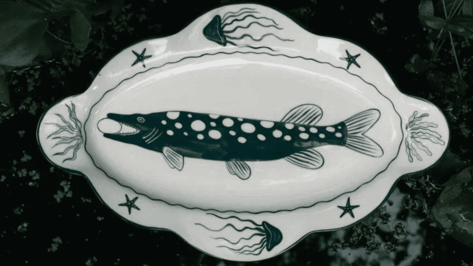 Лукоморье, керамика, посуда в русском стиле, сказочная керамика, тарелка со щукой, тарелка с русалкой