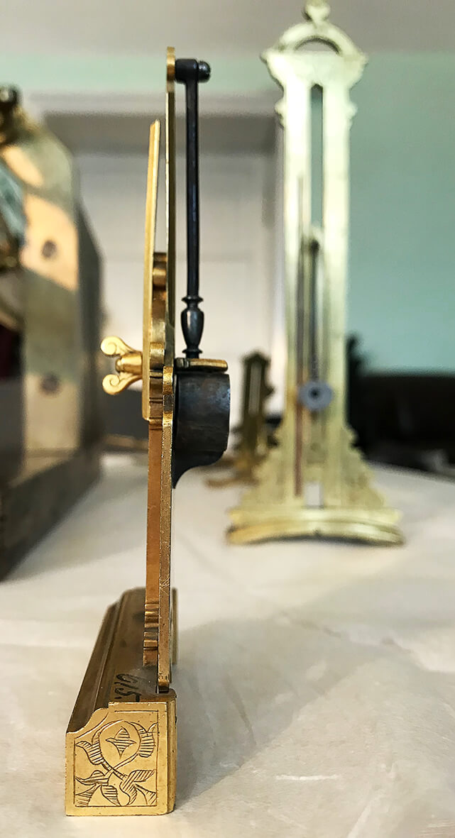 Орудийное прицельное приспособление (артиллерийский уровень). Неизвестный мастер. 1580. МАЭ РАН (Кунсткамера). Вид сбоку