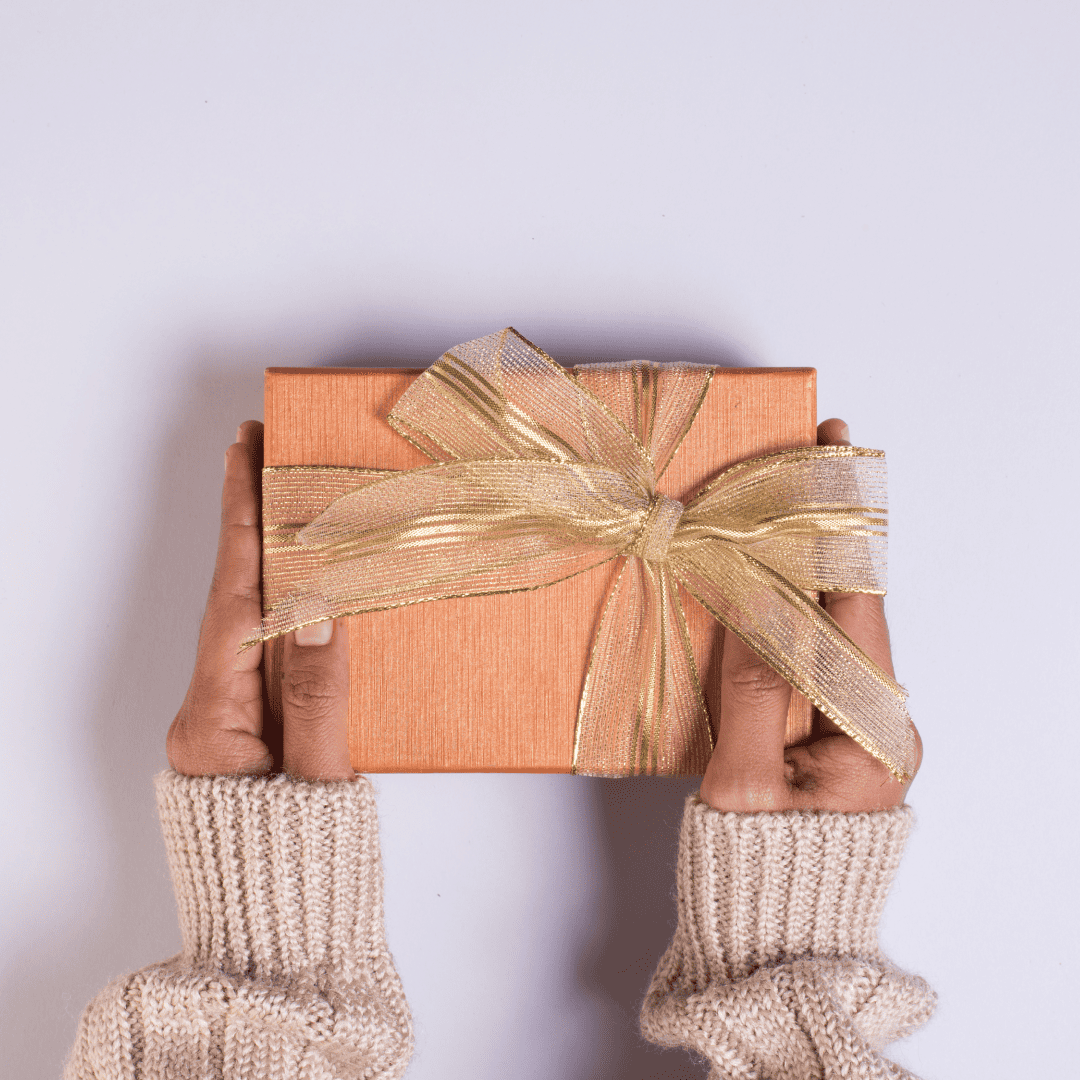 Подарок для девушки. Картинка коробки с подарком.