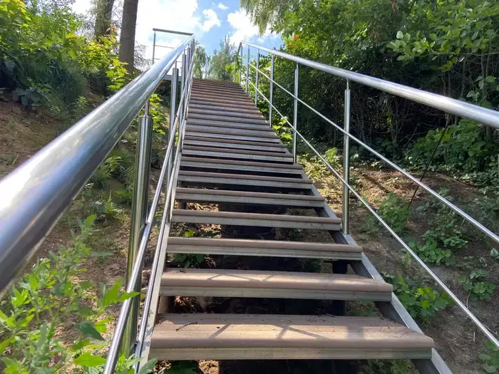 Лестница из нержавеющей стали