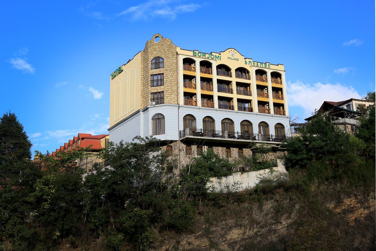 Грузия отели. Боржоми Грузия Палас. Отель Боржоми Грузия. Borjomi Palace Health & Spa Center. Боржоми спа отель в Грузии.