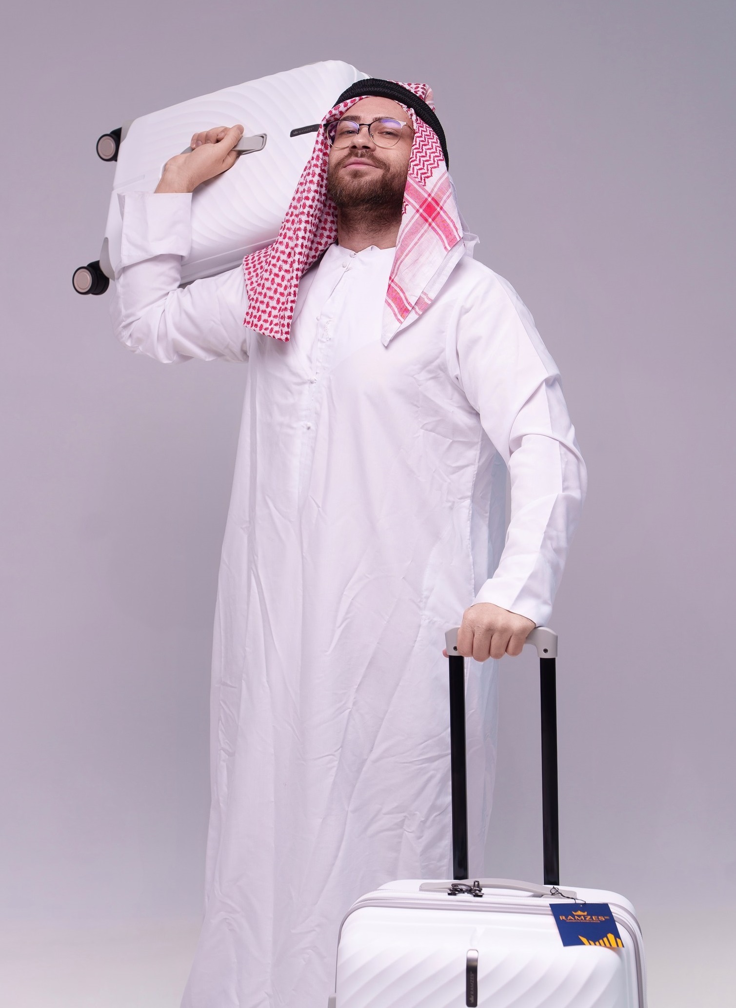 белый Дубайский чемодан премиум бизнес класс Рамзес