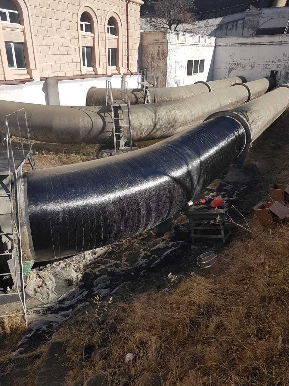 Усиление металлического водовода углеволокном