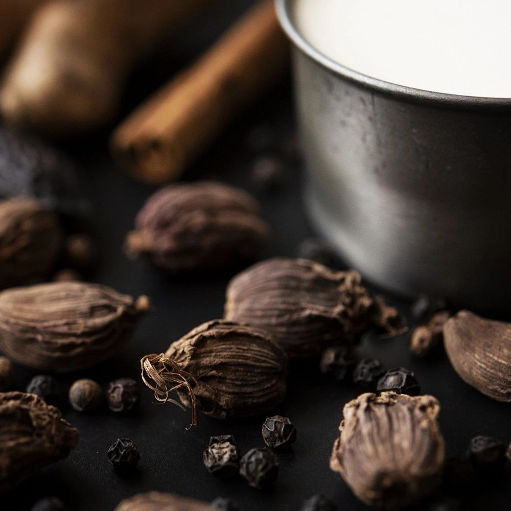 Black cardamom and cream (Candlescience, США)