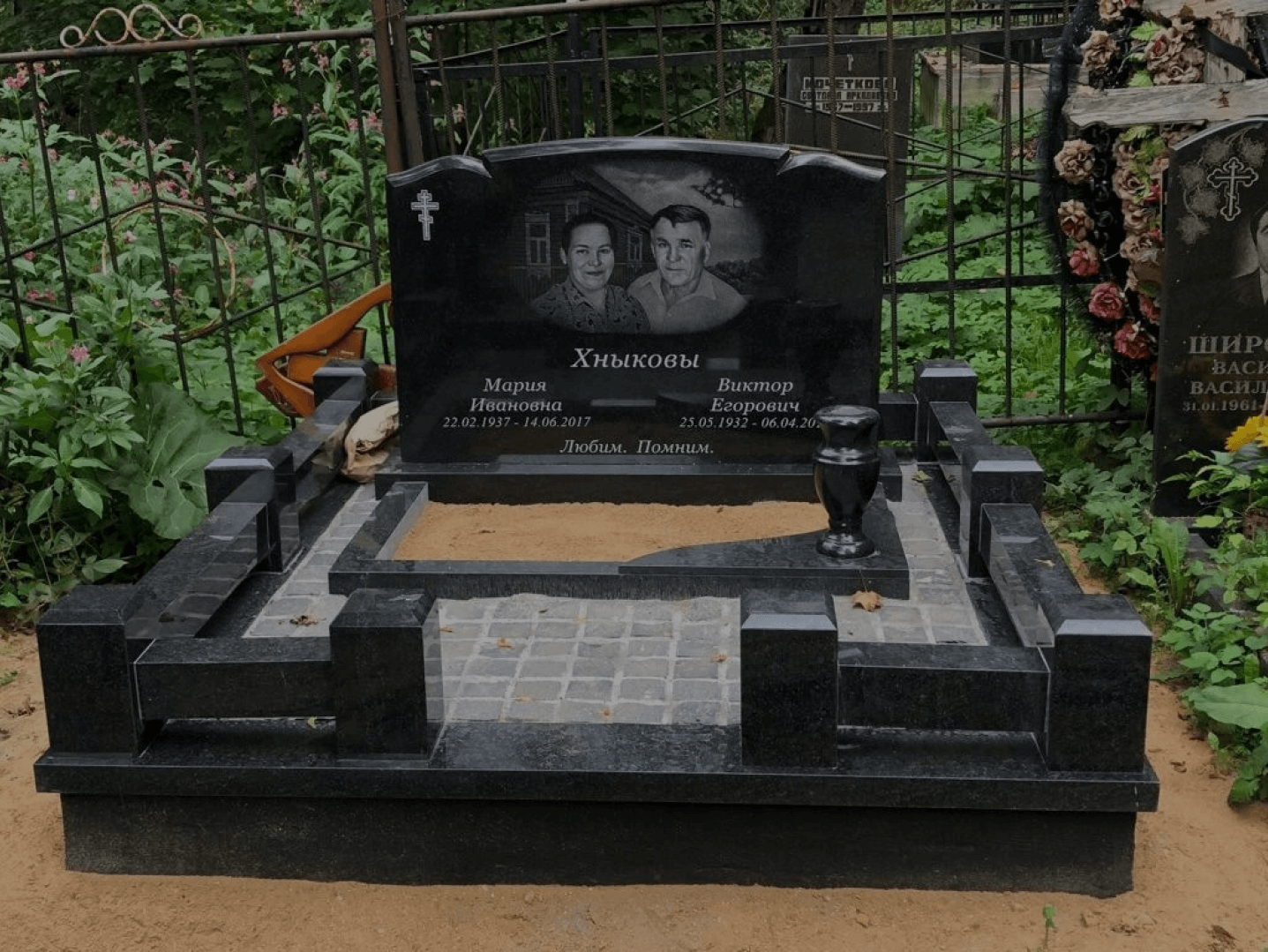 Весь спектр ритуальных услуг в Москве и МО. Выставочный зал ритуальных ...