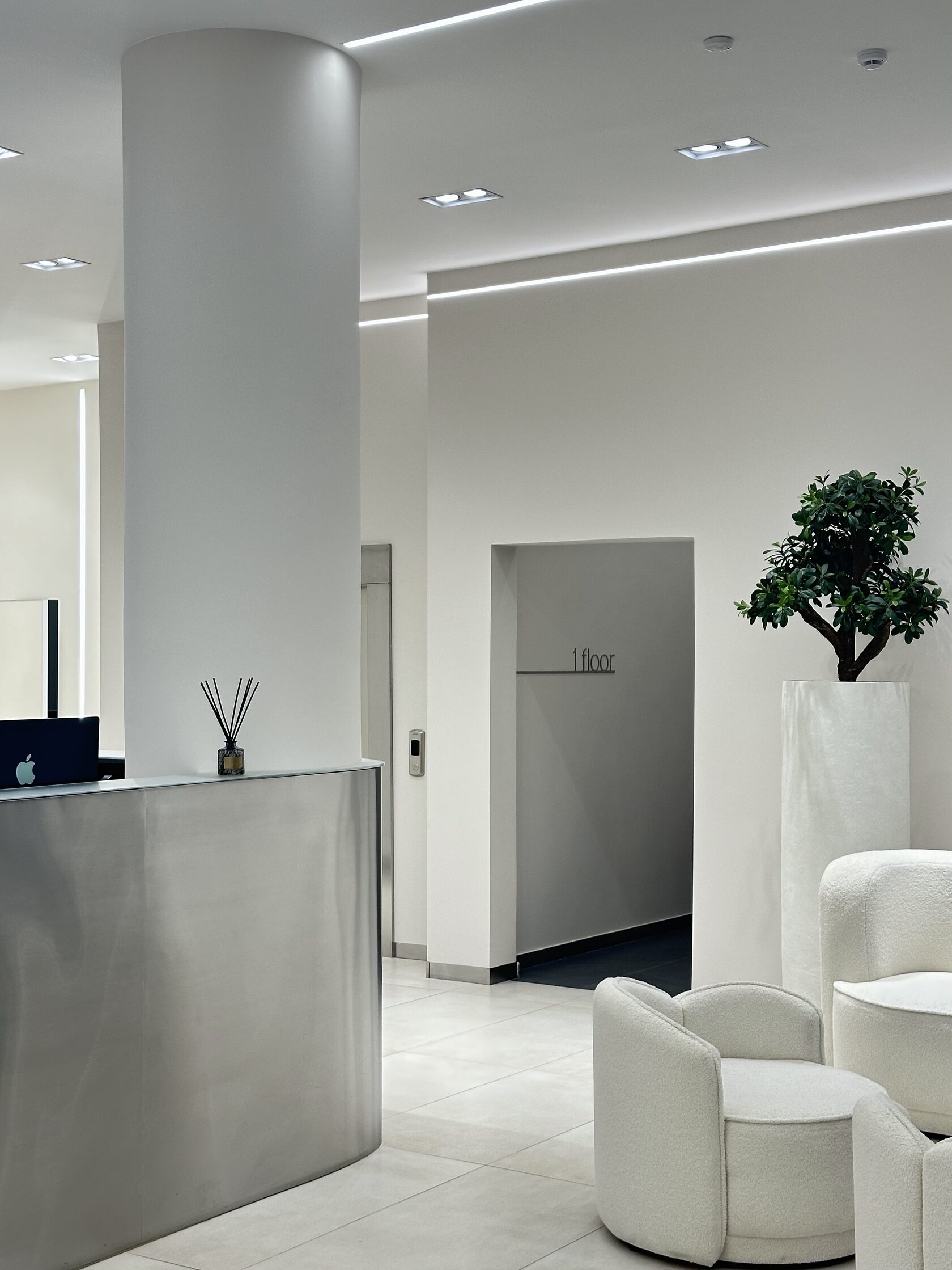 Зона ожидания Estetic Clinic