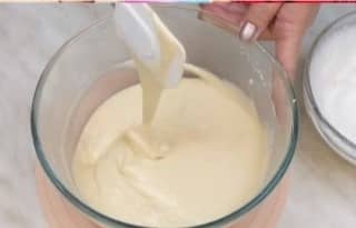 Приготовление панкейков на молоке на сковороде: шаг 5