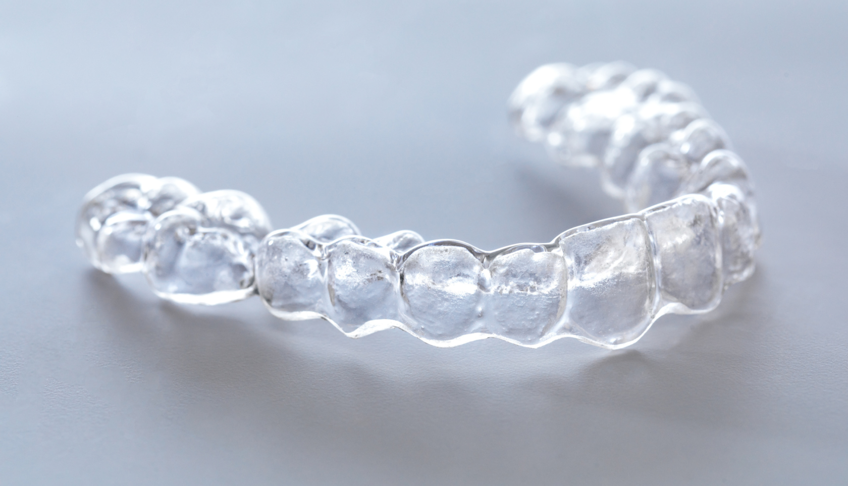 Элайнеры это. Каппы Инвизилайн Invisalign. Элайнеры Invisalign.