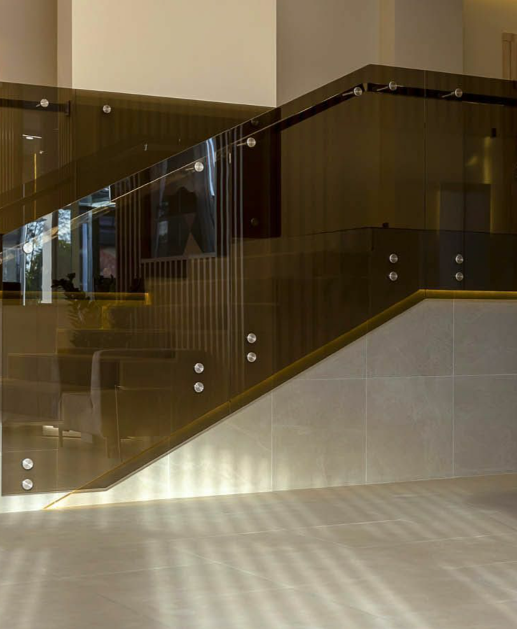 Цветное тонирование стекла фото