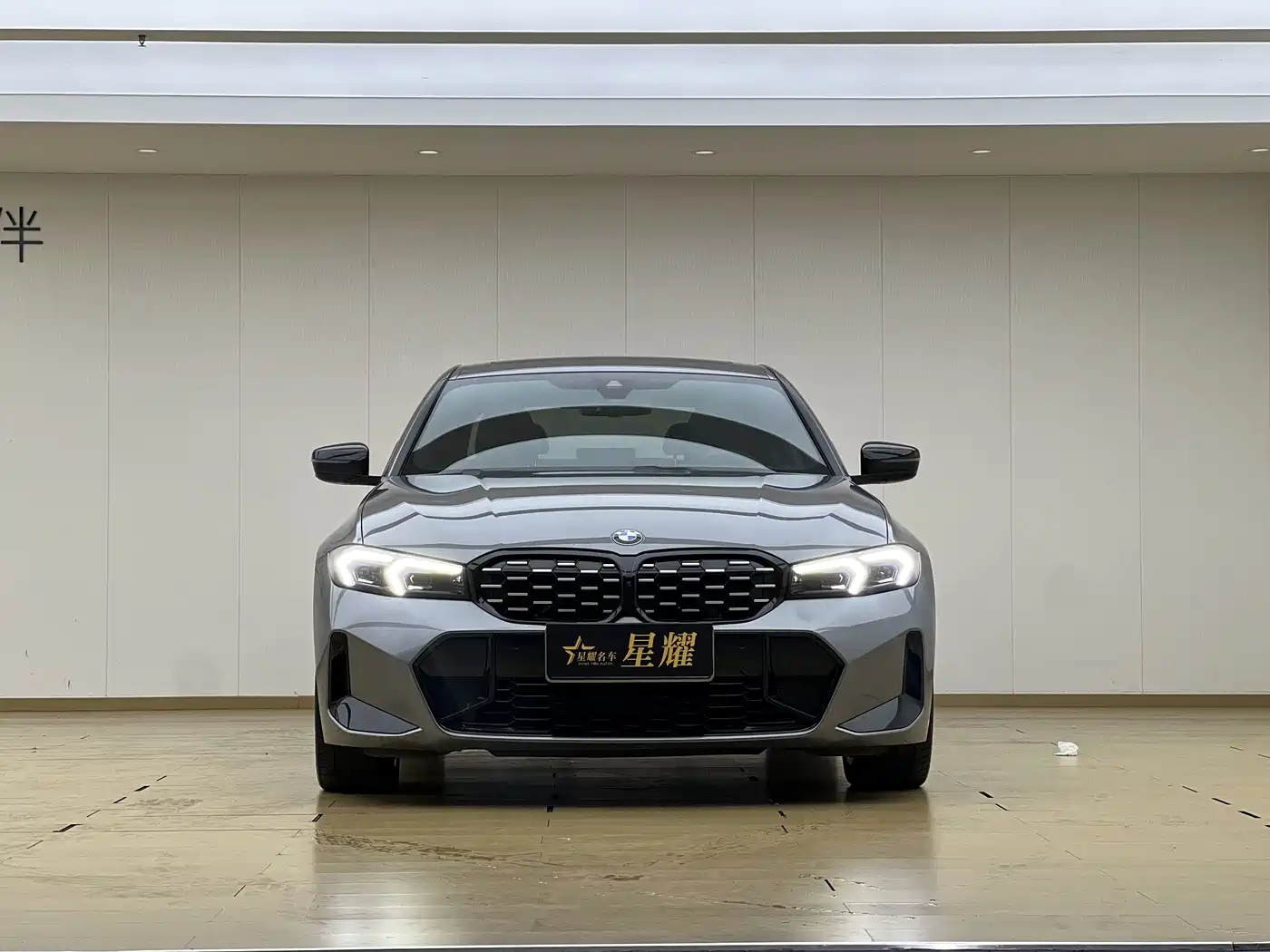 BMW 330Li G28 2023 M Sport Night Package — вид спереди, фары, решётка радиатора и передний бампер