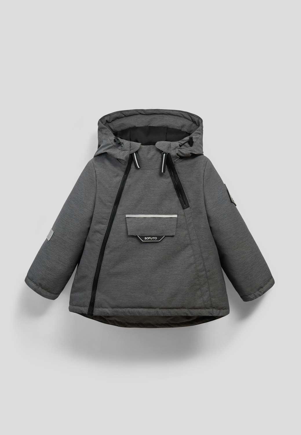 серая куртка на светлом фоне без модели