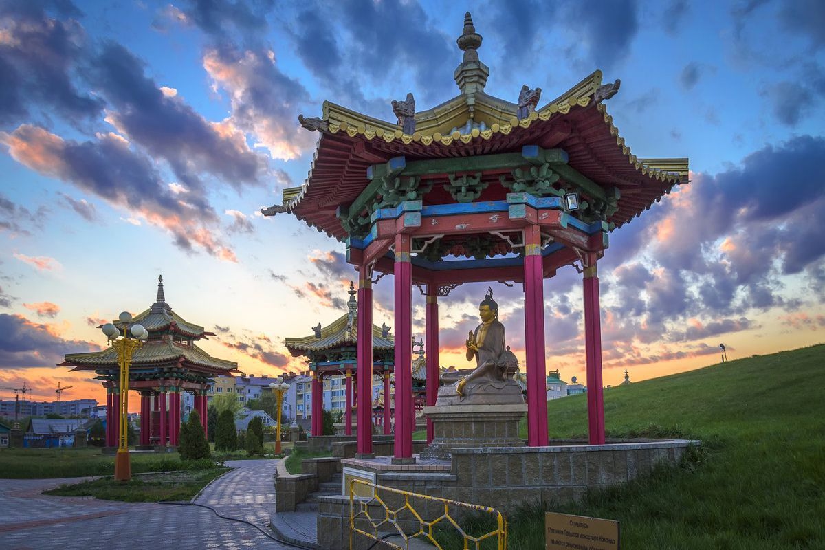 Буддийский храм в калмыкии