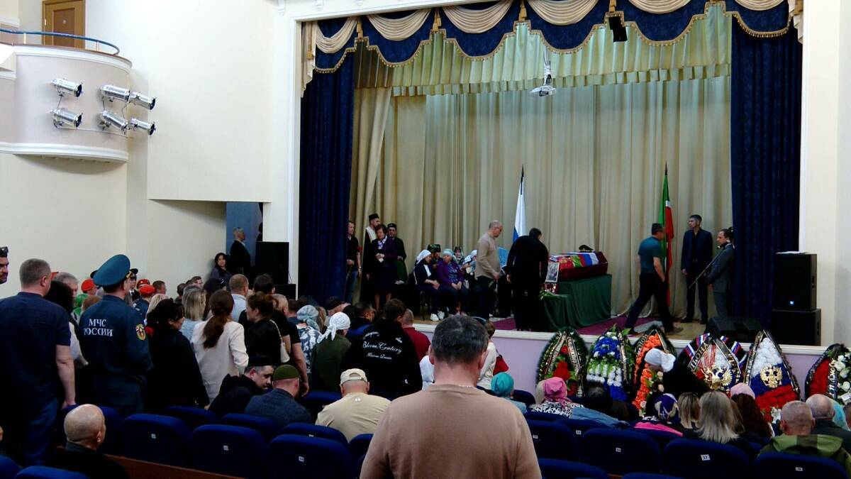 Он спасал людей и в мирной жизни, и на передовой: история бойца из Альметьевска