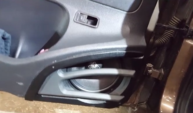 замена акустики динамиков колонок Volkswagen Polo