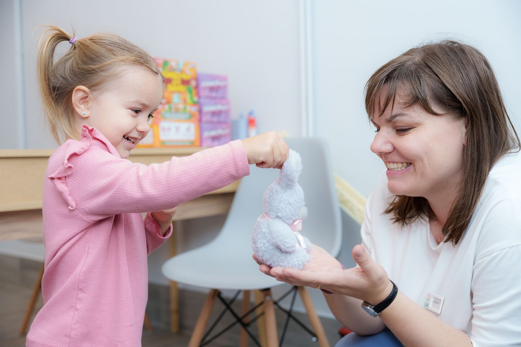 Индивидуальное коррекционное занятие. Индивидуальные занятия с детьми. Занятия для детей. Логопедическое занятие для ребенка с дцп. Занятие с ребенком рас логопед.