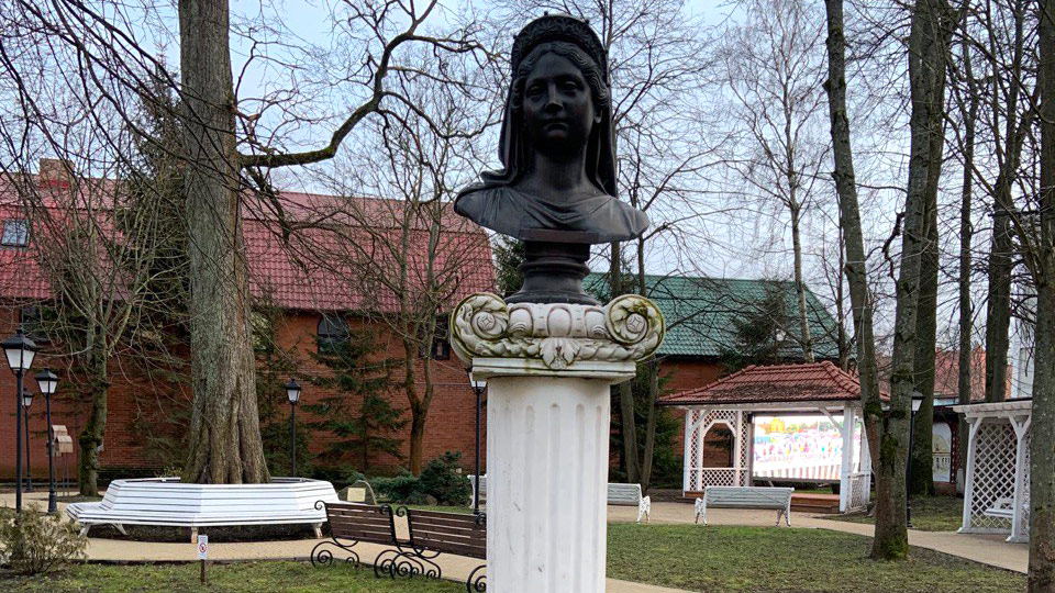 Сквер Королевы Луизы в Зеленоградске