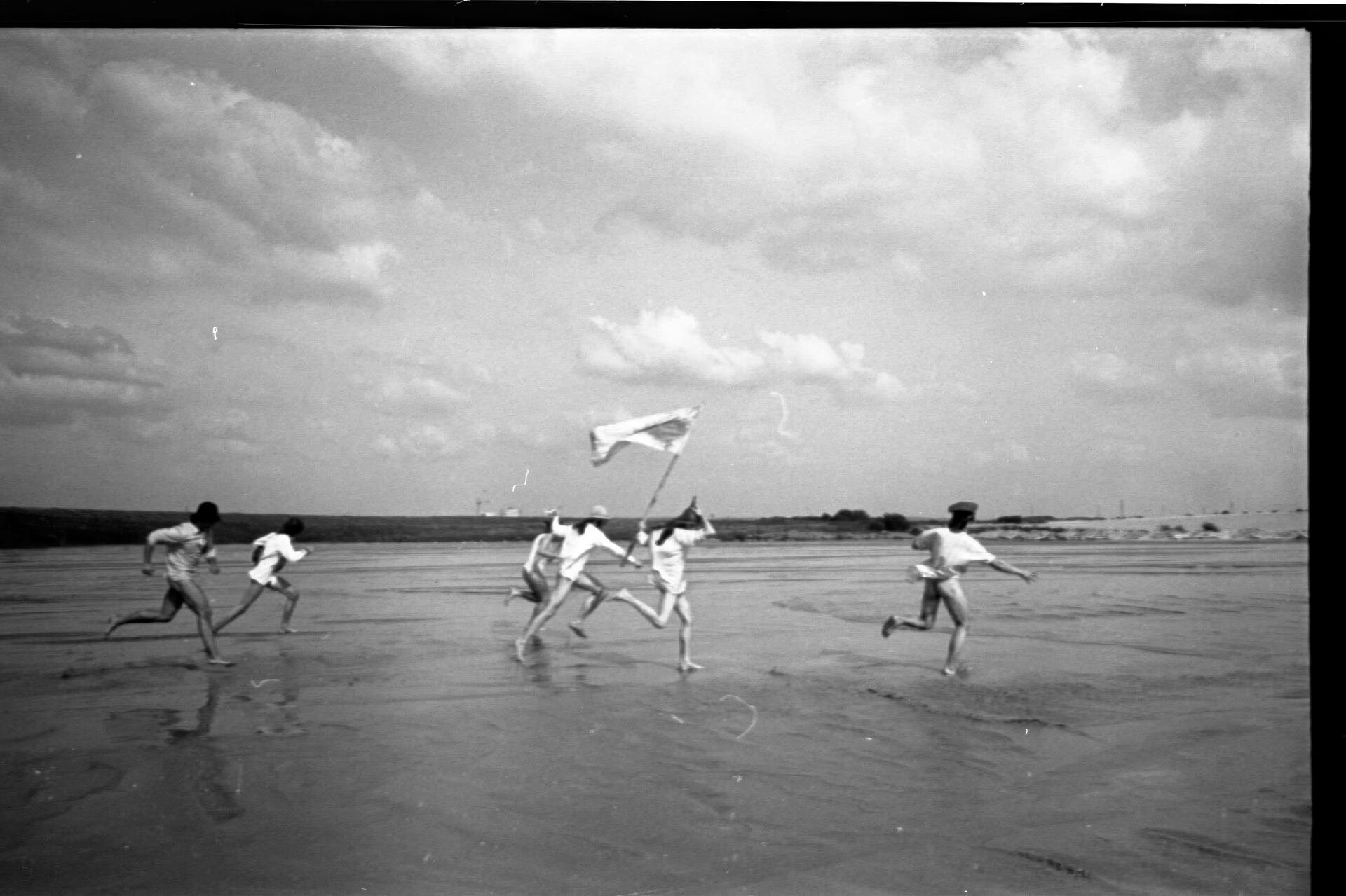 «Покорение белорусских пустынь». «Белорусский климат», 1988.