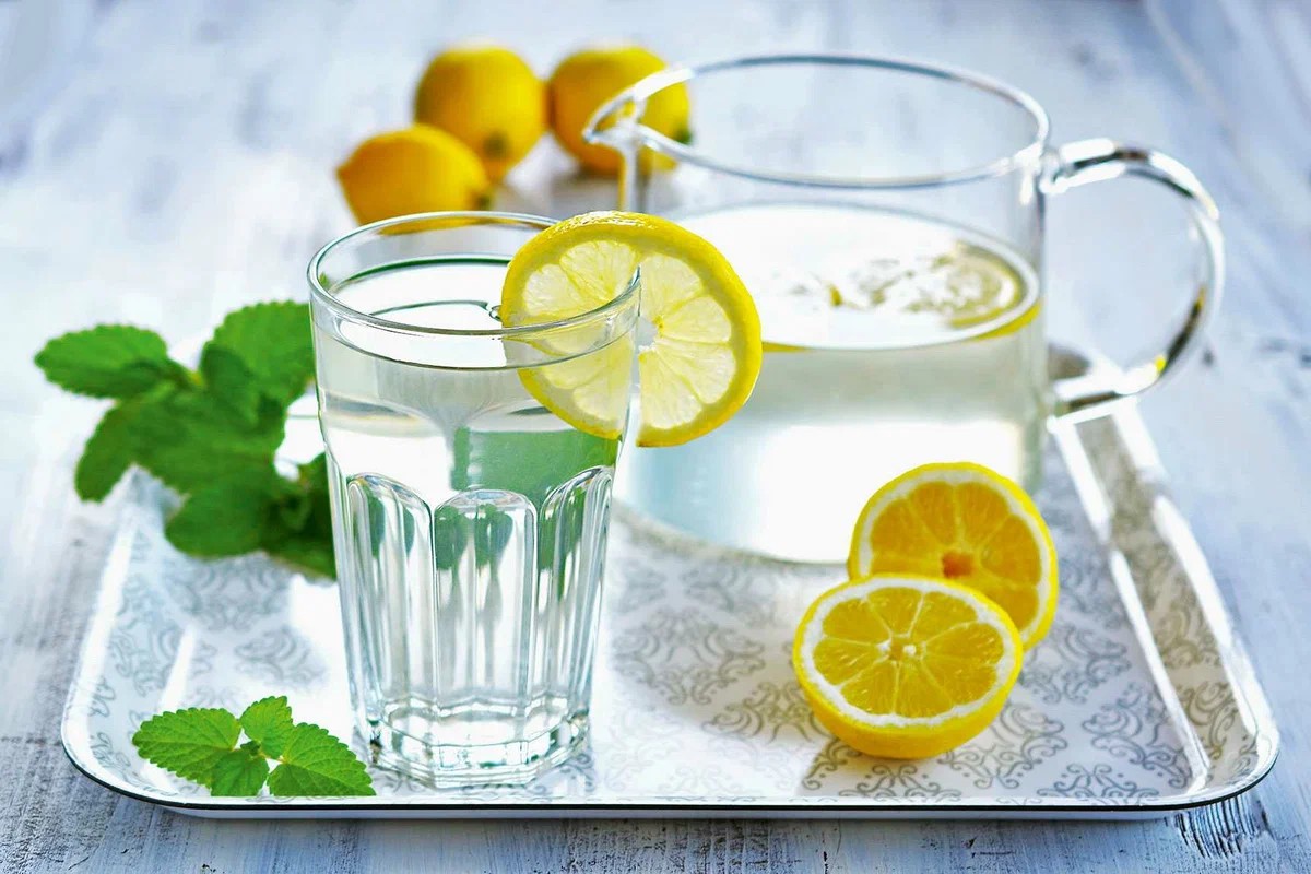 Польза воды с лимоном для организма