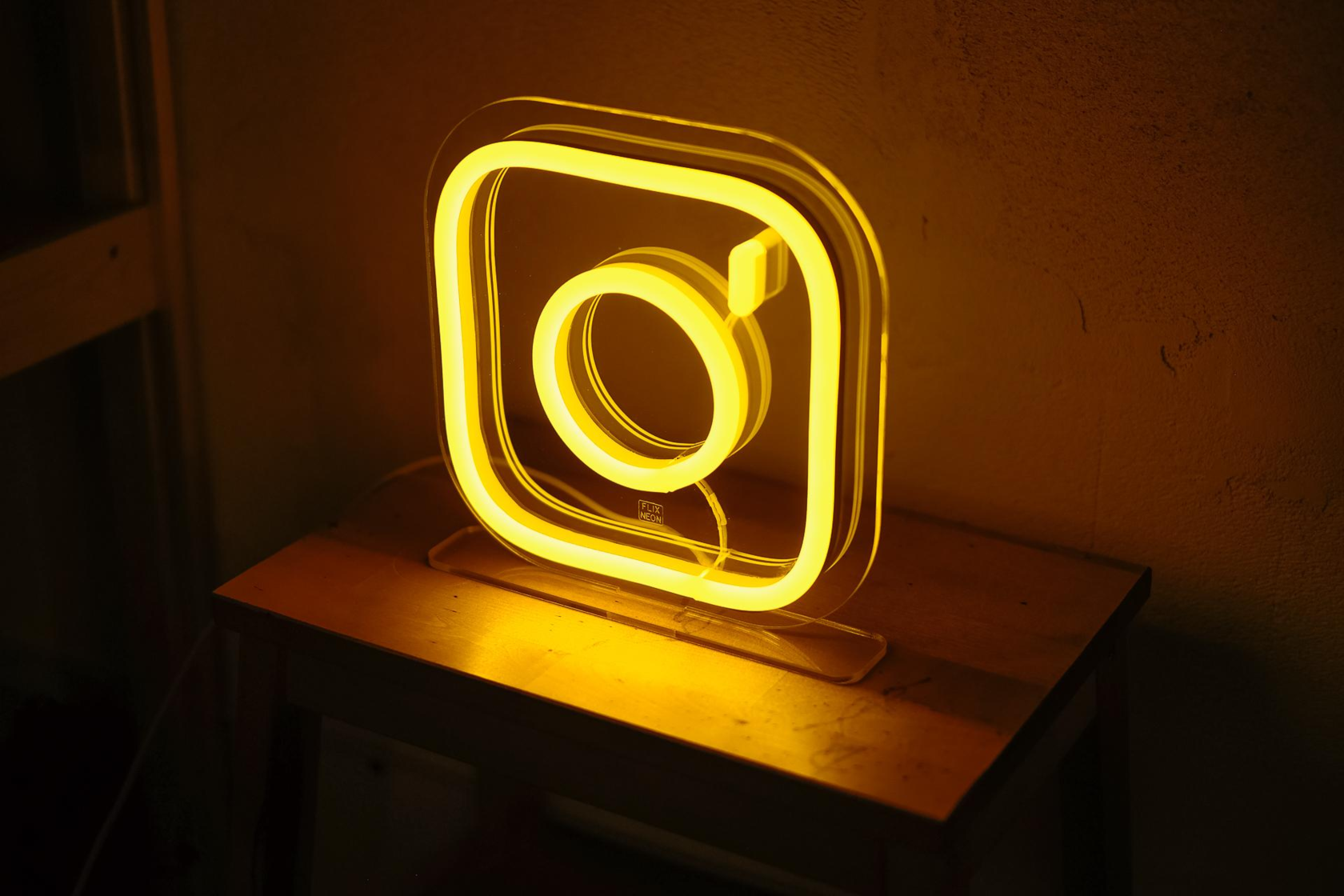 Znachok Instagram Led Perov