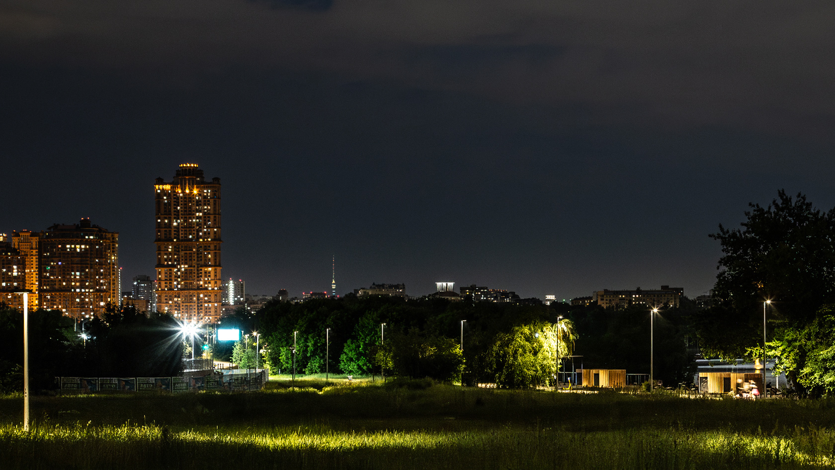 Парковое освещение светильниками Аксис, Москва