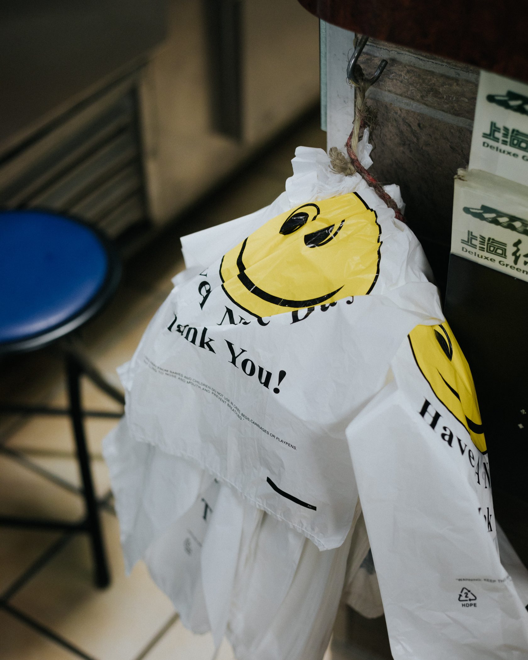 Plastové sáčky v obchodě