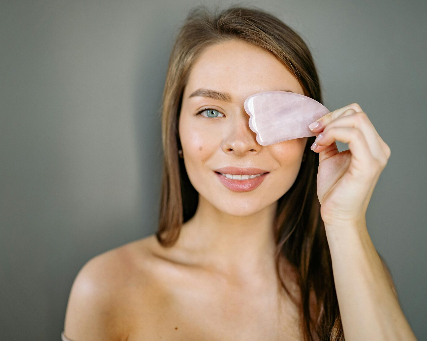 Facial lifting massage at 360°FACE