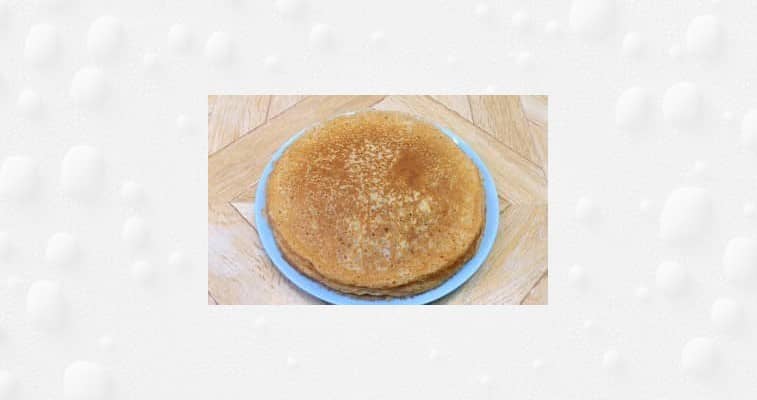 Приготовление ажурных блинов на молоке с кипятком: шаг 12