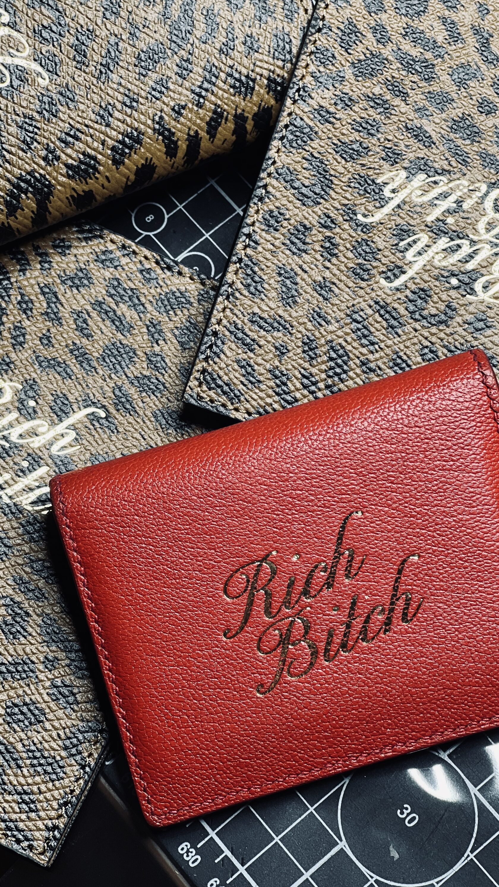 Индивидуальное изготовление кожаных изделий ручной работы