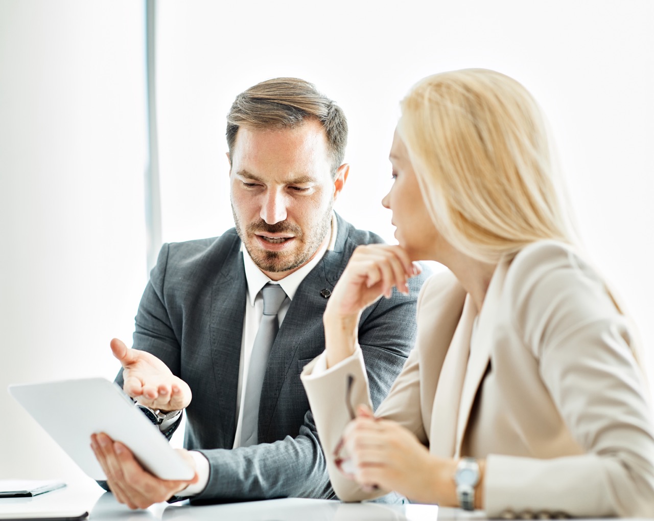 <div style="font-size: 28px;" data-customstyle="yes"><strong style="color: rgb(111, 200, 201);">Порядок в деньгах и команде: система роста для вашего бизнеса</strong></div>