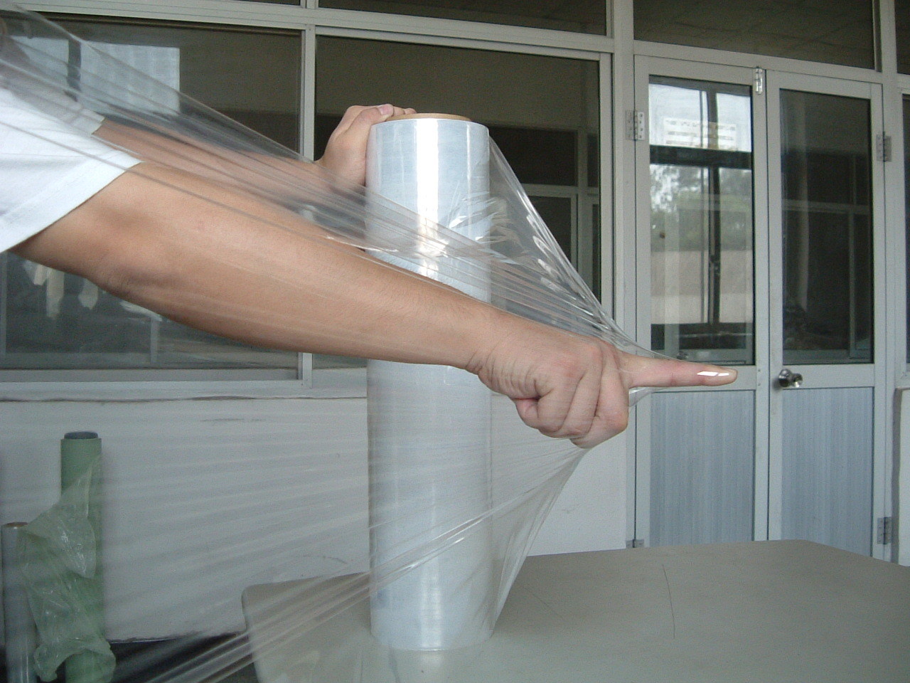 Упаковка стеклопакетов в стрейч пленку