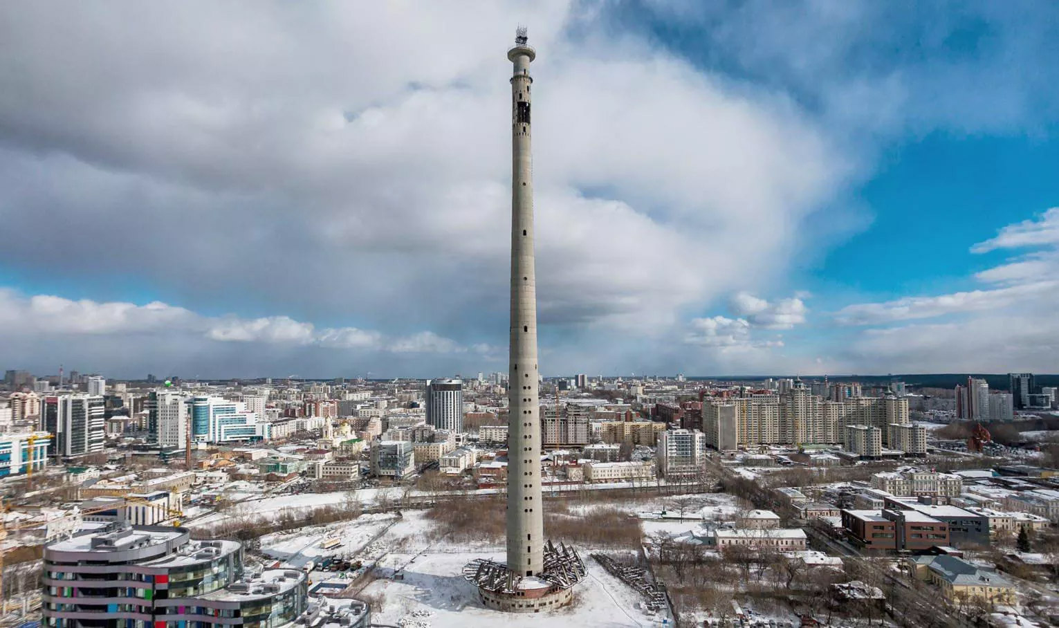 Недостроенная телебашня. Значки металлические. Изготовление на заказ.