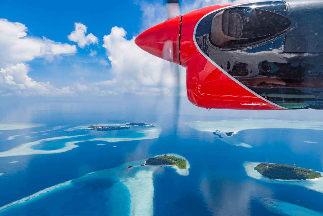 Вид на Мальдивы сверху. Классические самолеты на Мальдивах