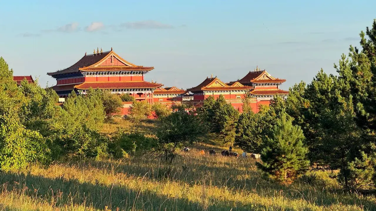 Туристический комплекс 两河圣山 в Хайларе