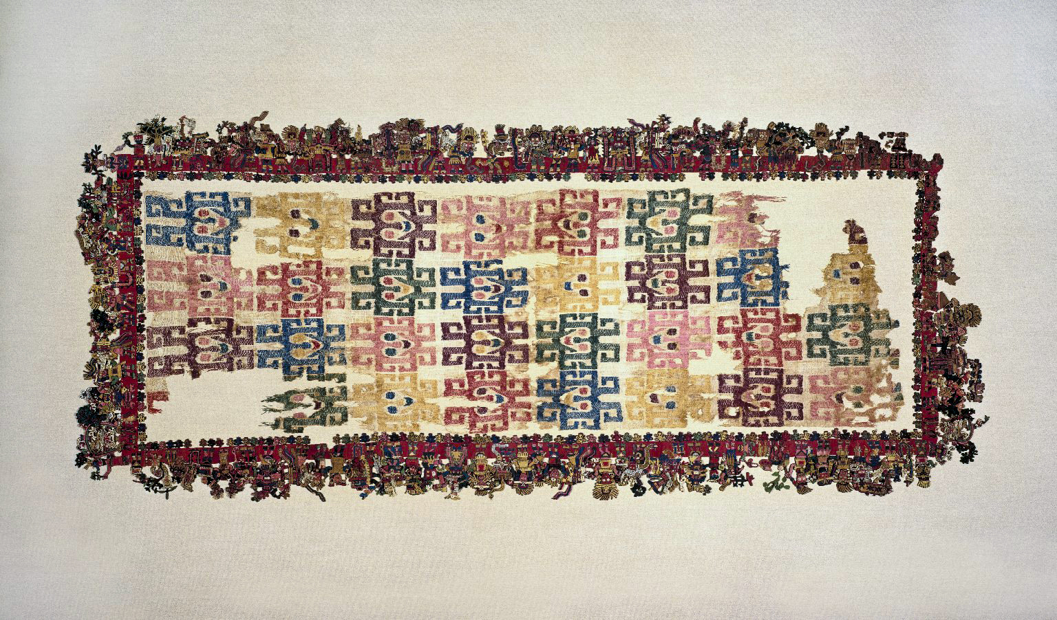 Ткань Паракас. Культура наска, 100-300 гг. н.э. Коллекция Brooklyn Museum.