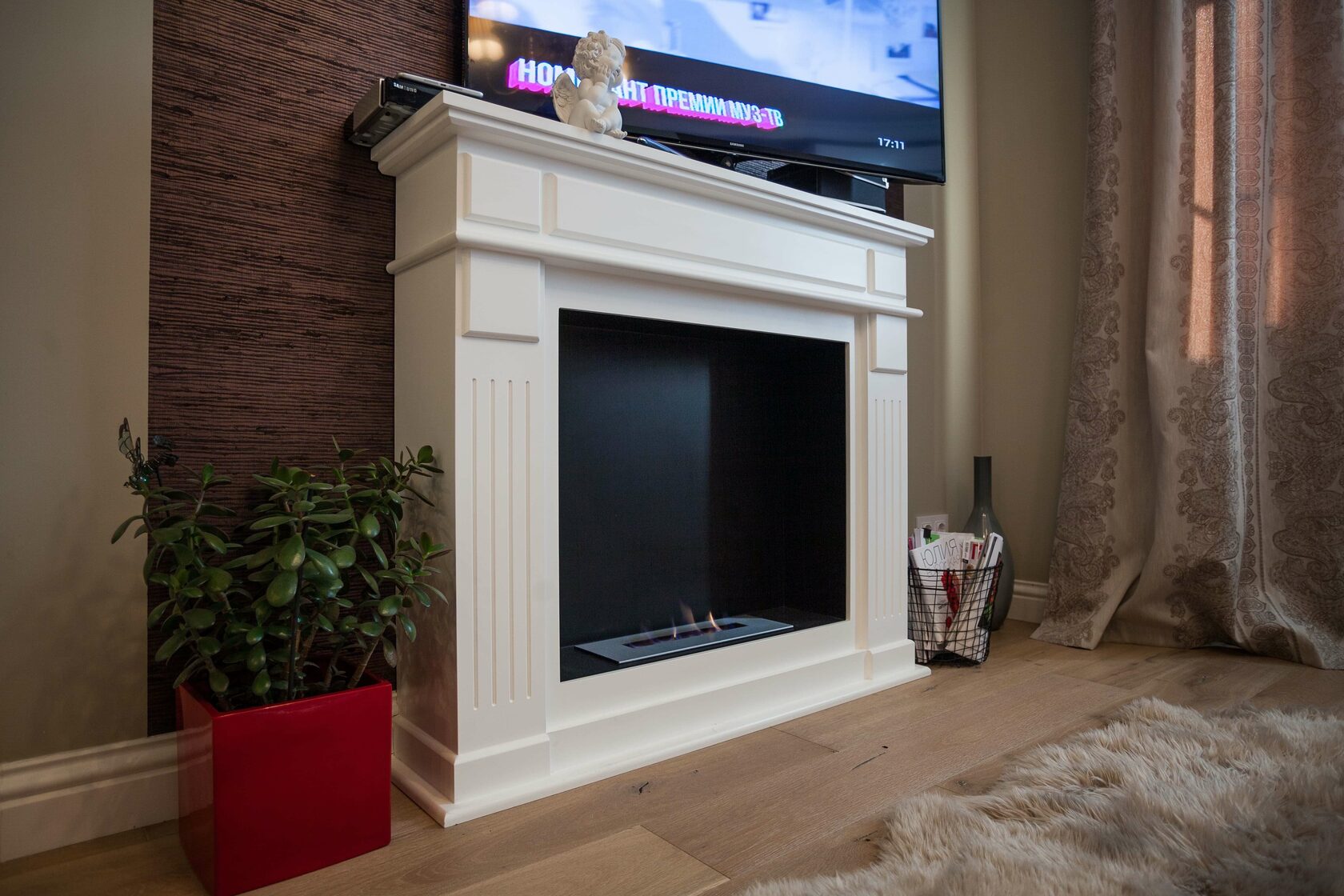 Коломенская набережная - Дизайн интерьера гостиная камин, телевизор