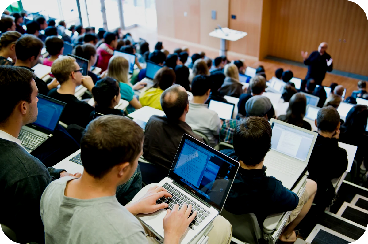 Студенты в аудитории