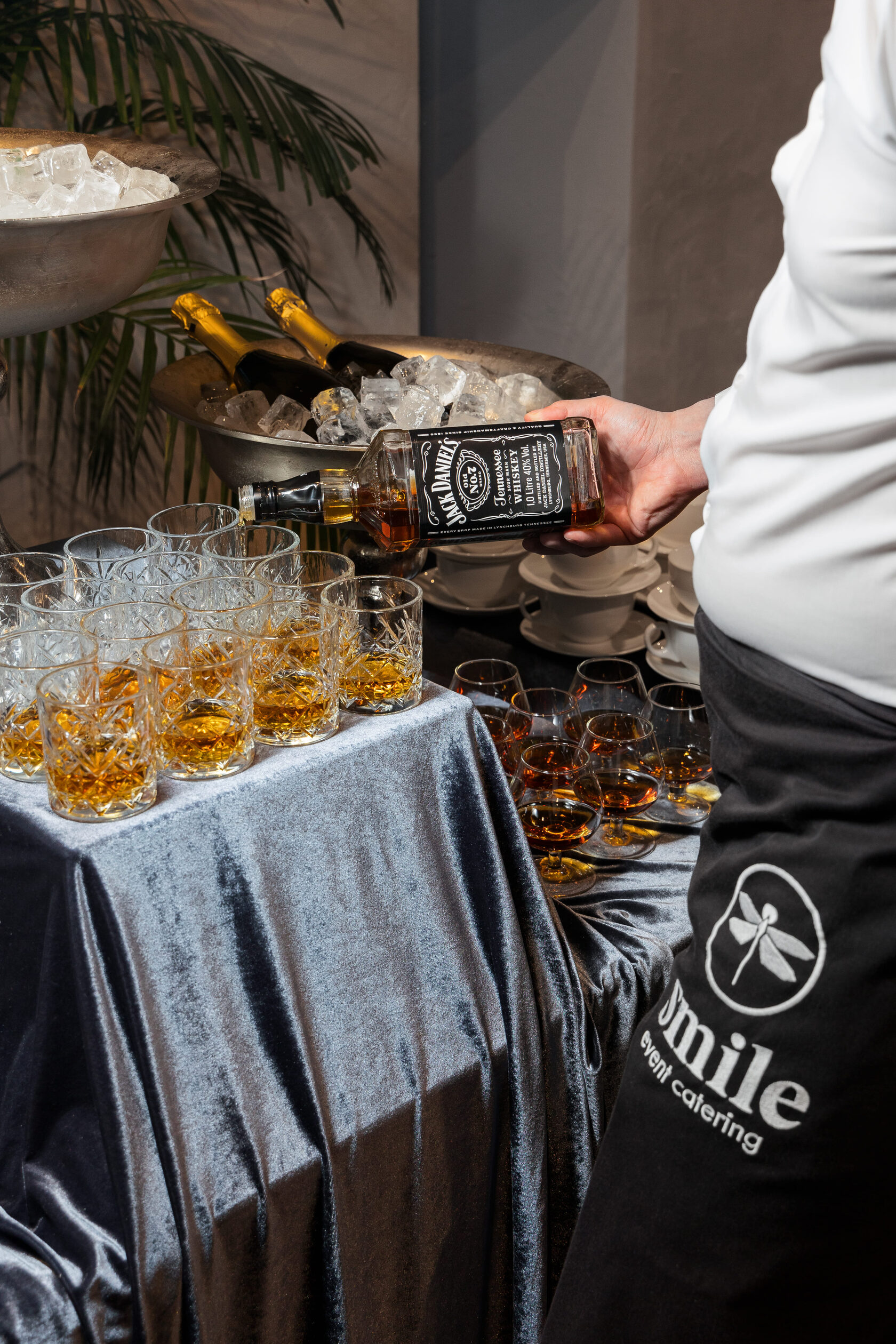 Фуршетный стол Estima — профессиональный кейтеринг Smile Event Catering