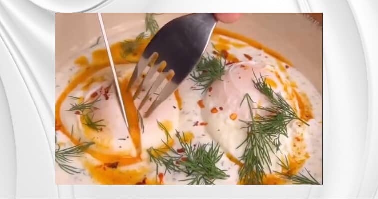 Приготовление турецкого блюда чылбыр: шаг 8