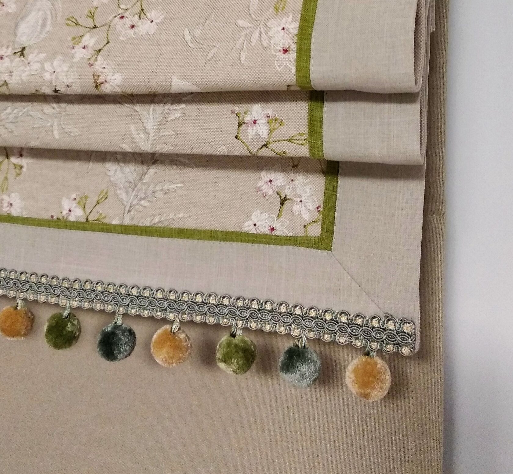 Пошив штор на заказ в студии Лаконика - выезд дизайнера, монтаж и развеска