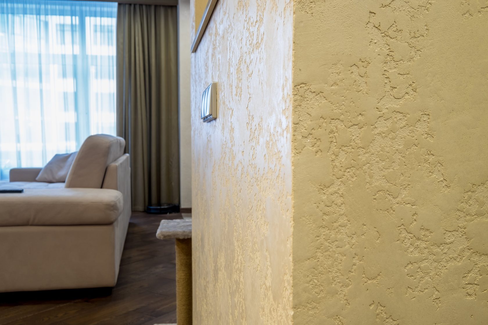 Декоративная штукатурка для внутренней отделки стен тайфун