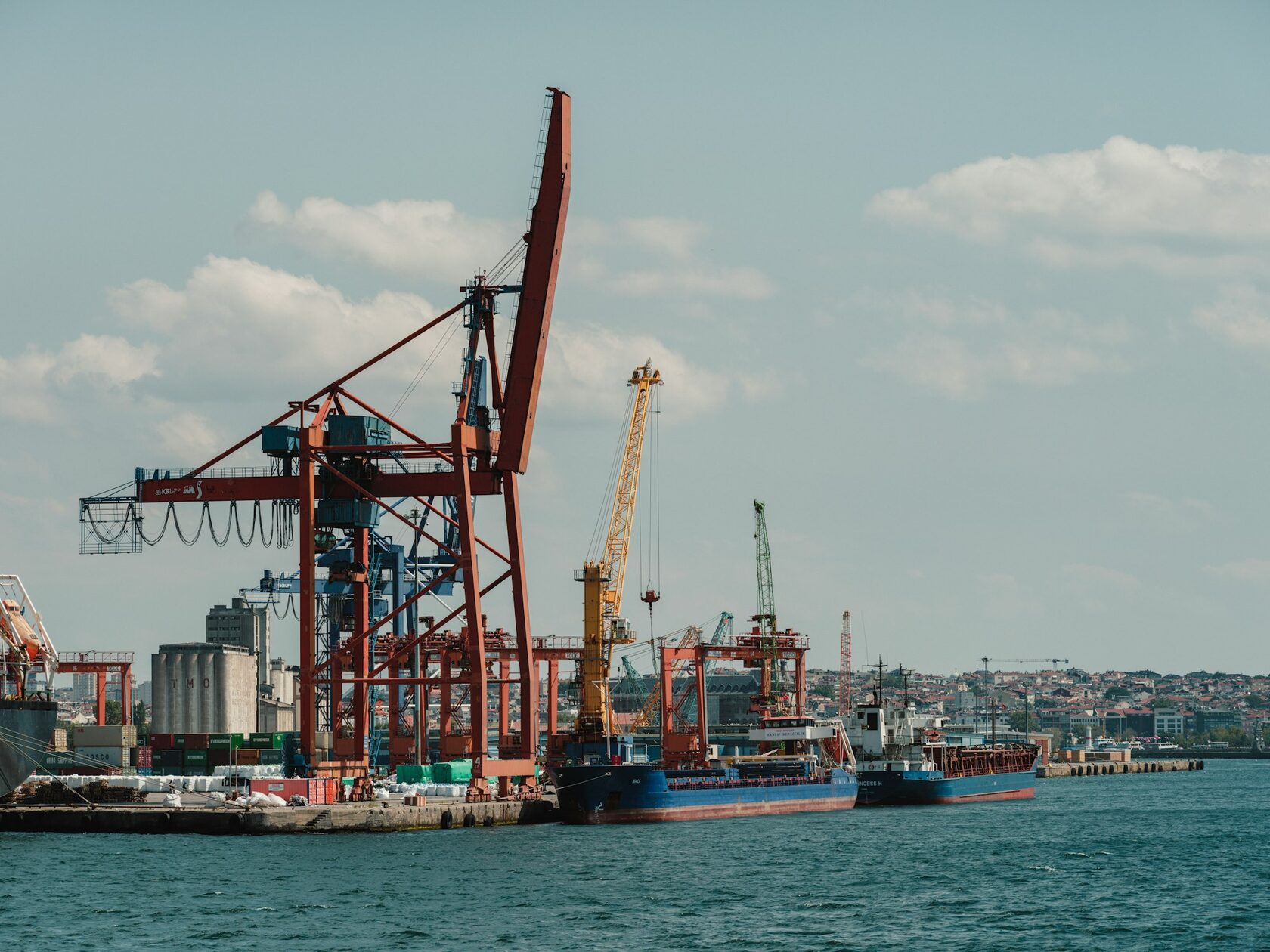Порт в Турции — морская перевозка дверей из Турции в Россию