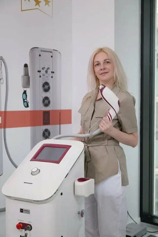 Екатерина в кабинете
