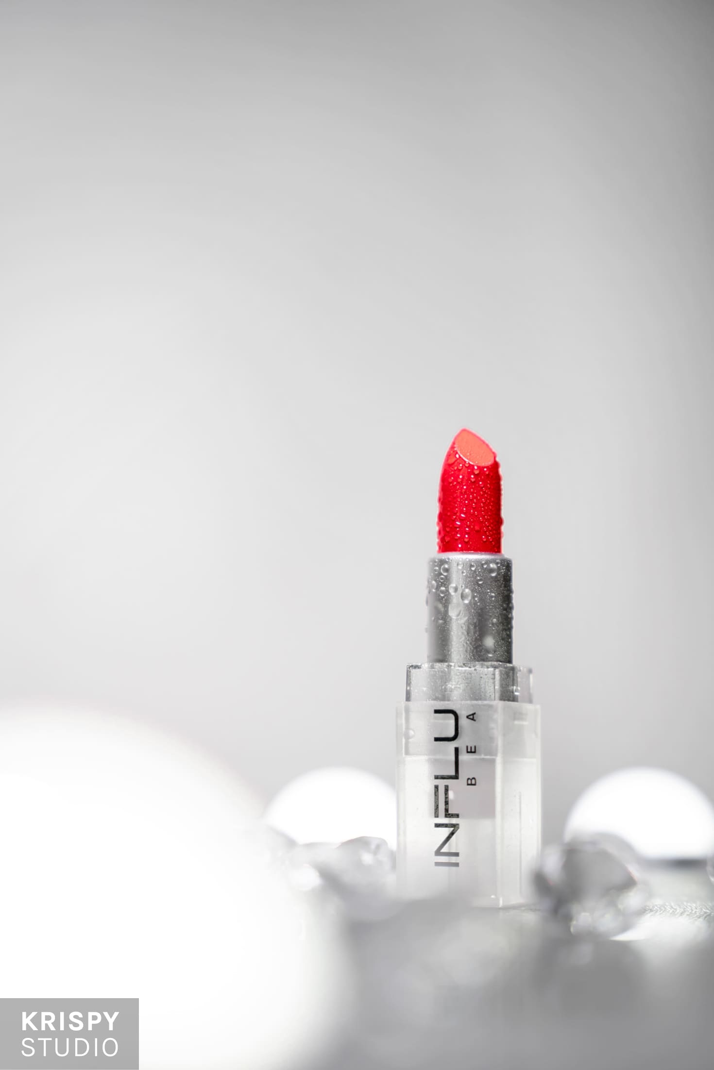 INFLUENCE: красная помада и бриллианты в гламурной фотосессии