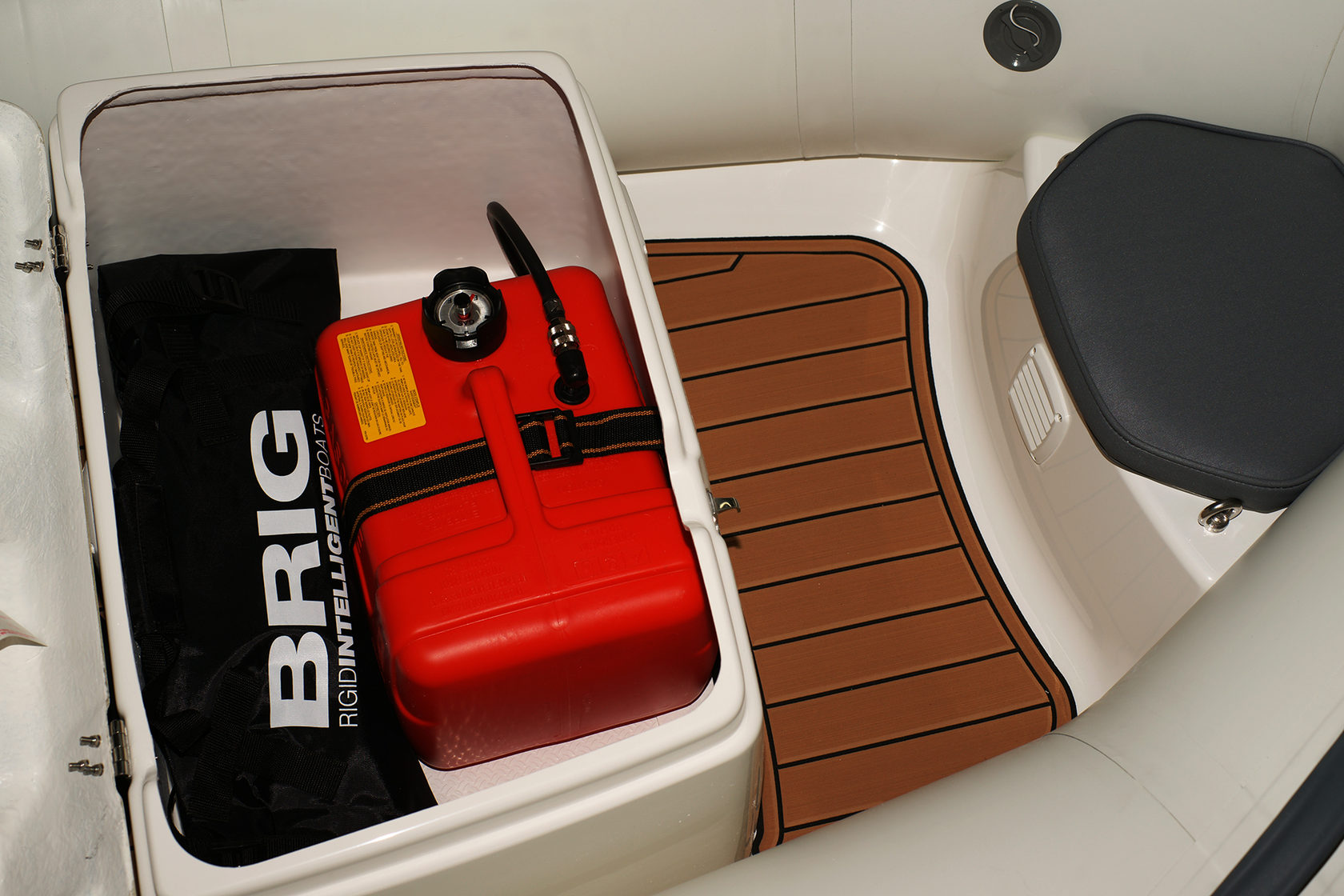 brig falcon tender 330