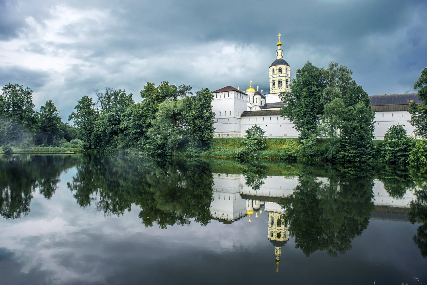 Боровск озеро монастырь