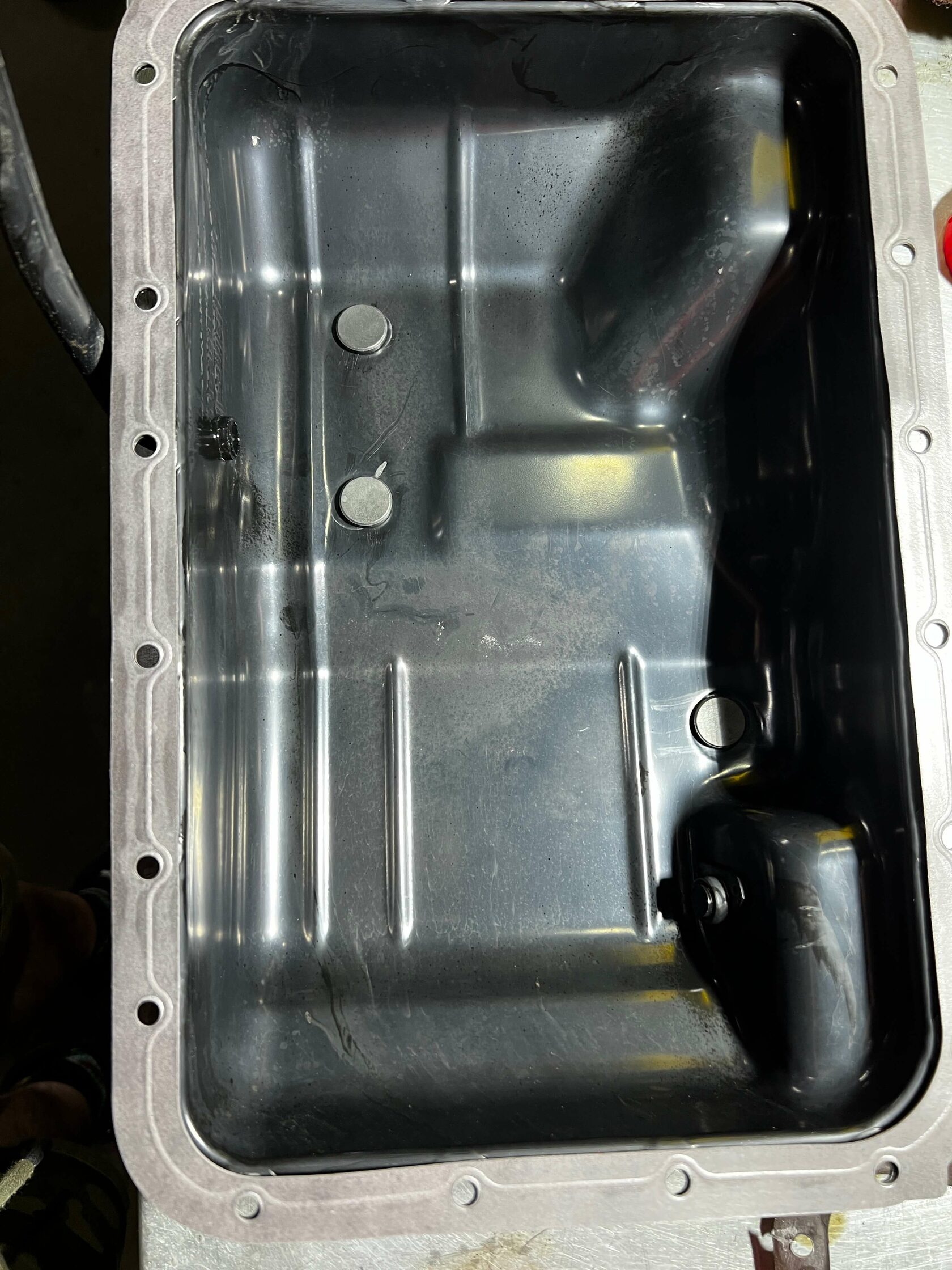 Чистый поддон и магниты АКПП