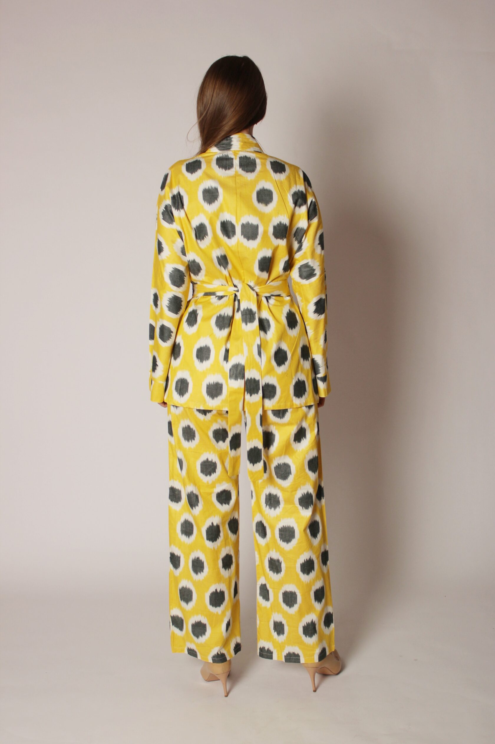 Халат, кимоно, костюм женский. Купить в магазине navigatore. На сайте, озон (ozon), маркете. В москве, спб, по всей россии. Красивый, модный, пляжный, удобный, домашний (home), турецкий, узбесккий, премиум, натуральный, восточный, желтый.