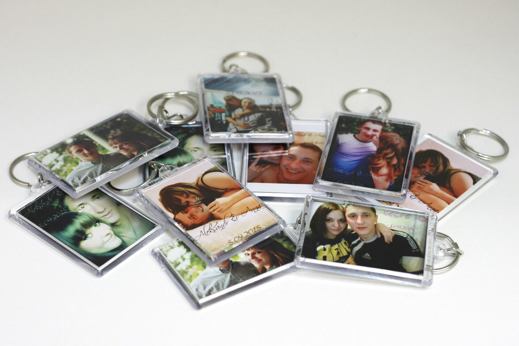 Выездная моментальная печать на брелках прямо на мероприятии за пару минут