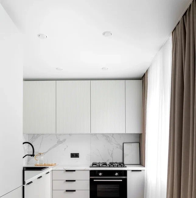 ПВХ-плёнка натяжного потолка