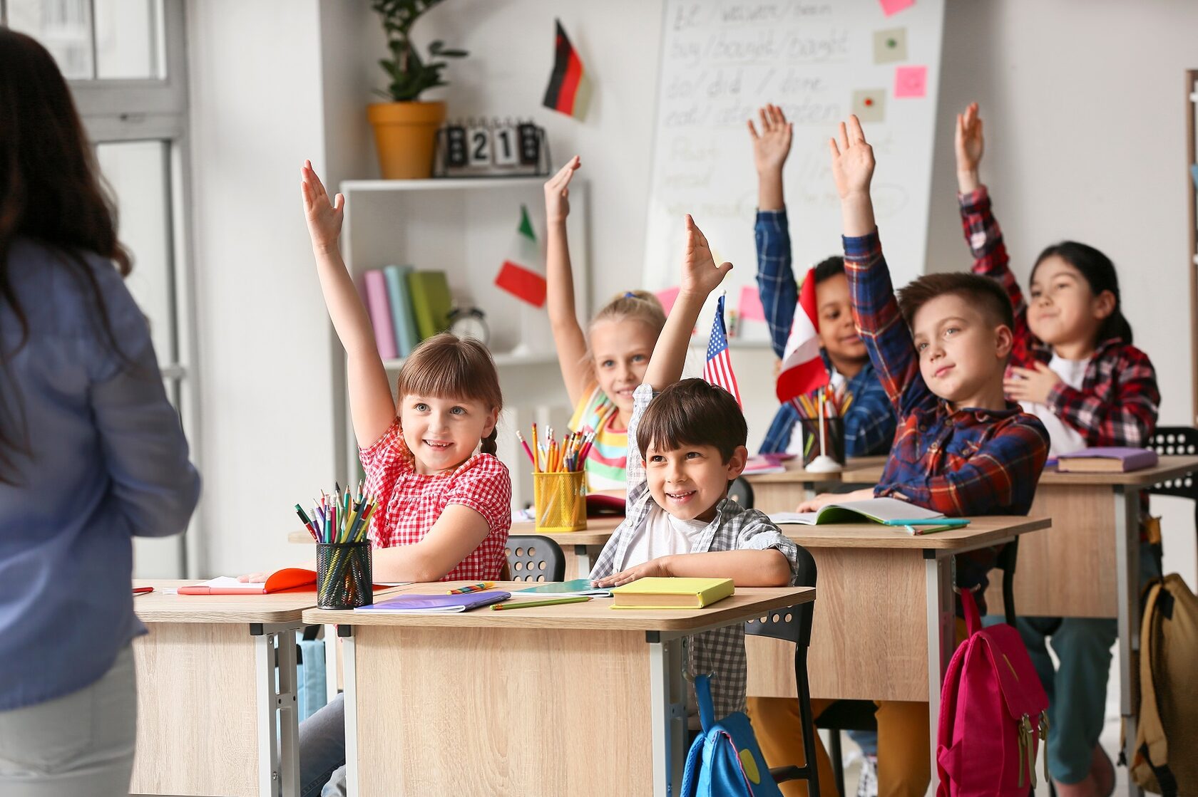 Много учить. European School Georgia. During the Lesson.